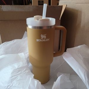 Stanley Adventure The Quencher H2.0 Flowstate Tumbler | 40 oz - Yarrow New